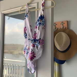 Cupshe Floral One Piece